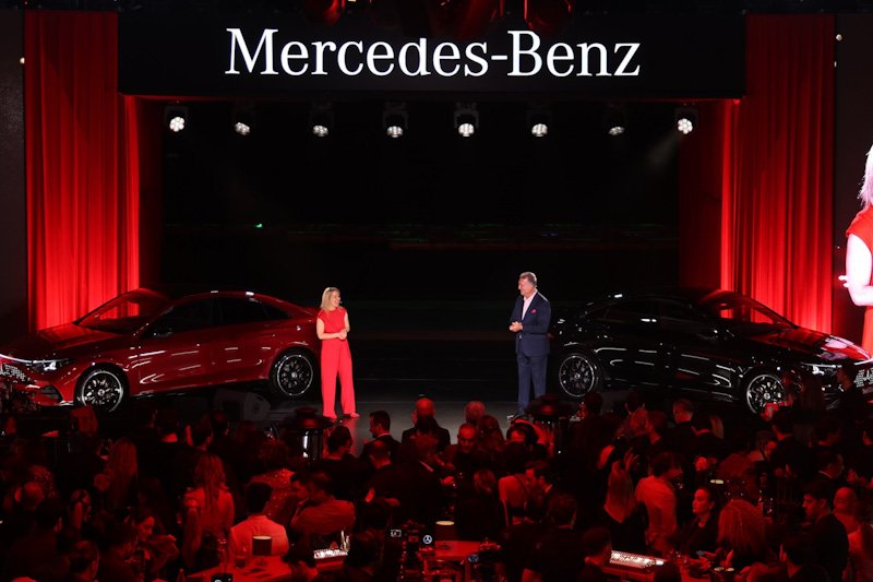 Mercedes-Benz, tamamen Yeni CLA'yı tanıttı