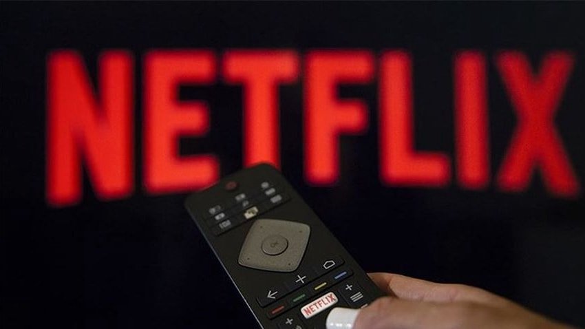 Netflix'ten Özge Özpirinçci dizisi için flaş karar!