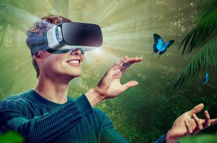 Otobüs yolculuğunda VR gözlüğü vermeye başladılar