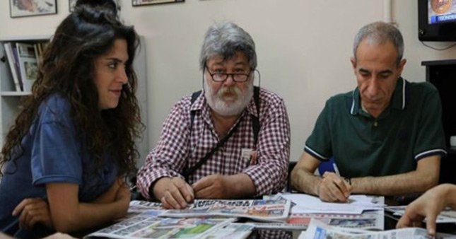 Özgür Gündem'in nöbetçi yayın yönetmeni Ahmet Nesin tahliye oldu