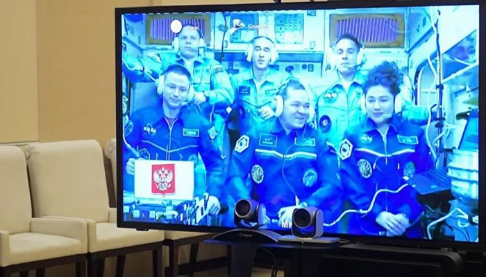 Putin, uzaydaki astronotlarla canlı bağlantı yaptı