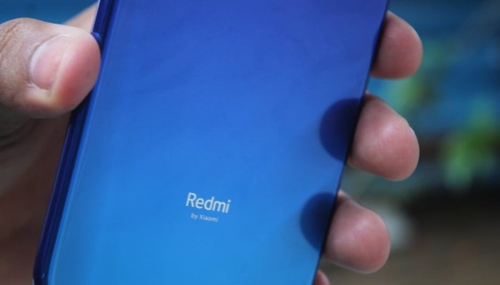 Redmi iki yeni akıllı telefon tanıttı!