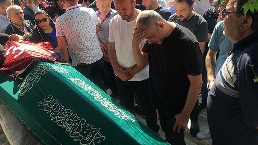 Sagopa Kajmer’den babasını kaybeden Ceza'ya başsağlığı