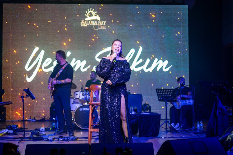 Salamis Bay Conti'de Cumhuriyet Coşkusu: Yeşim Salkım'dan Unutulmaz Performans