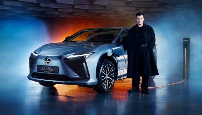 Salih Bademci Lexus'un RZ'in lansman yüzü oldu