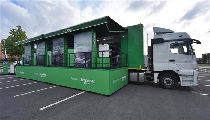 Schneider Electric'in Mobil İnovasyon Tırı iki ödül aldı