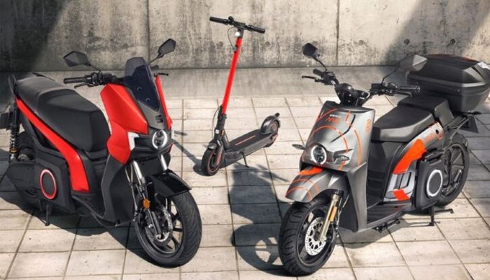 Seat elektrikli motosiklet ve scooter tanıttı