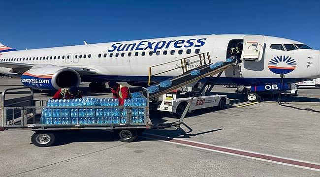 SunExpress, deprem bölgesinden 4000'den fazla kişiyi tahliye etti