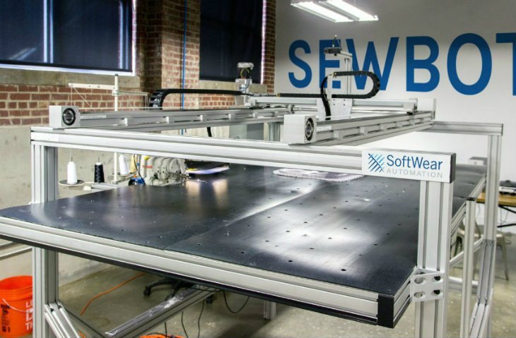 Tekstil robotu Sewbot