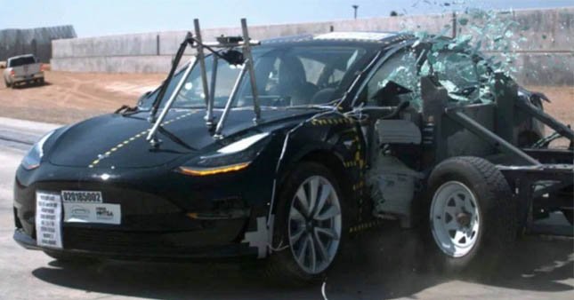 Tesla Model 3 şu ana kadarki en güvenli araç seçildi