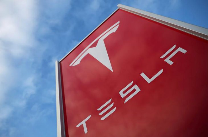 Tesla eski çalışanından 167 milyon dolar istiyor