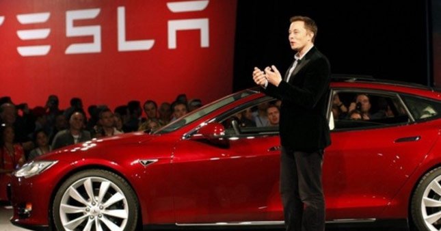 Tesla'dan otonom araçlar konusunda kötü haber!