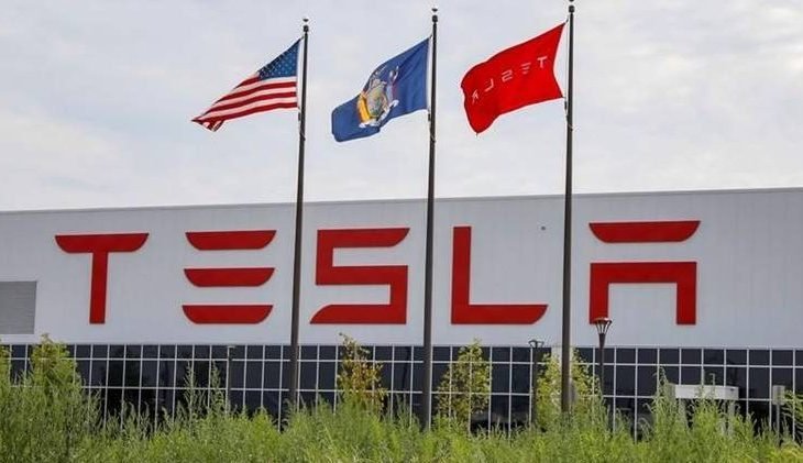 Tesla’nın güneş panelleri alev aldı