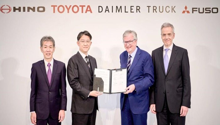 Toyota ve Daimler'den Japonya'da işbirliği