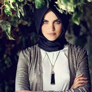 Tuğçe Kazaz Twitter'ı salladı