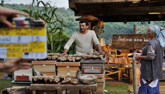 Türk Telekom'un Kenan İmirzalıoğlu'yla çektiği yeni reklam yayınlandı