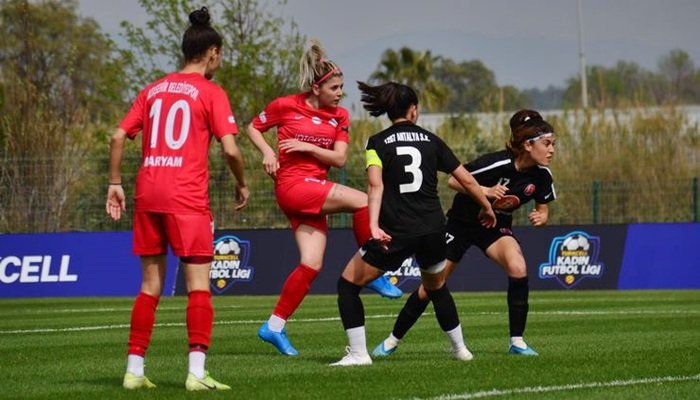 Turkcell Kadın Futbol Ligi'nde çeyrek finalistler belli oldu
