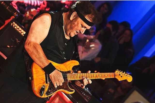 Ünlü gitarist Asım Can Gündüz hayatını kaybetti
