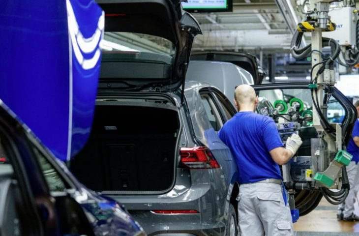 Volkswagen sürücüsüz otomobil startup'ı açacak