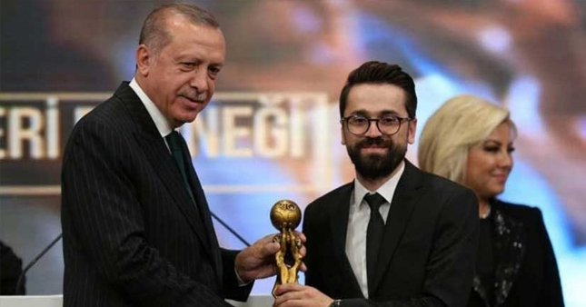 Yılın en iyi radyo yapımcısı Adem Metan seçildi!