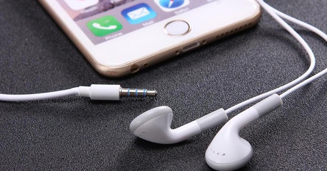 iPhone 7'de yıldırım portlu kulaklık olacak